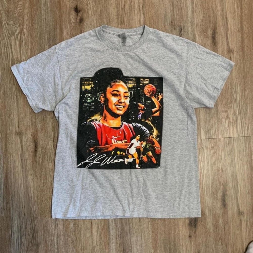 Juju‎ Watkins NCAA basketball collage tshirt in gray - size large unisex